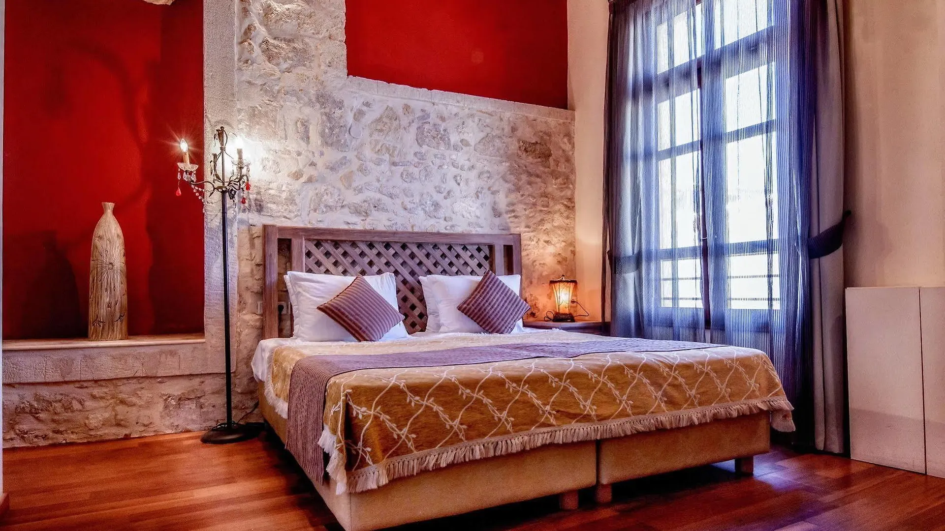 Leo Hotel Resmo 3*,