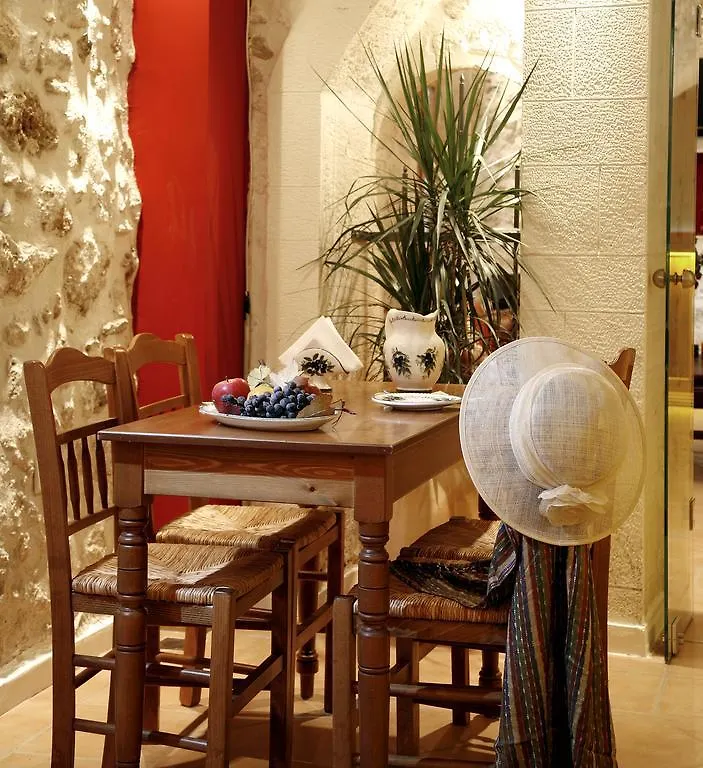 Leo Hotel Ρέθυμνο 3*,