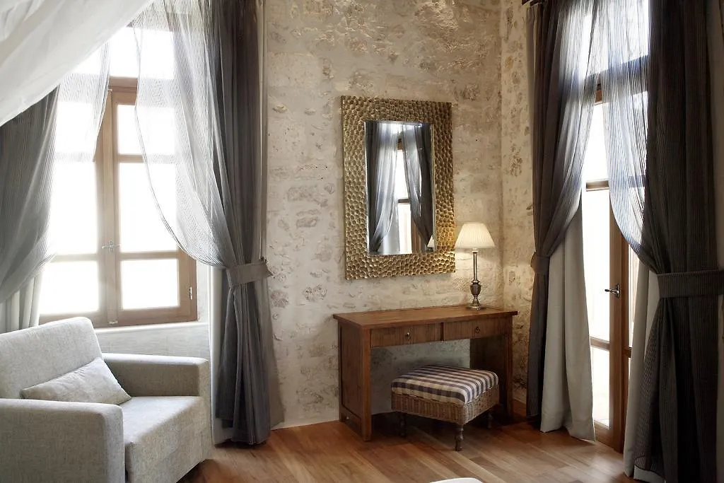 Leo Hotel Rethymno