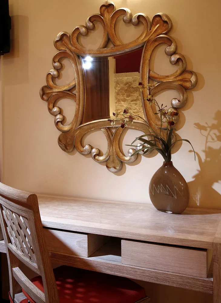 Leo Hotel Rethymno  3*, Rethymno (Crete) Greece