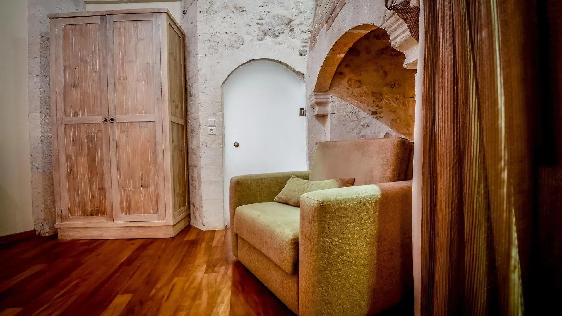 Leo Hotel Ретимно